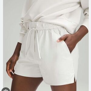 Lululemon | Cinchable Waist‎ High-Rise Woven Shorts in Bone.